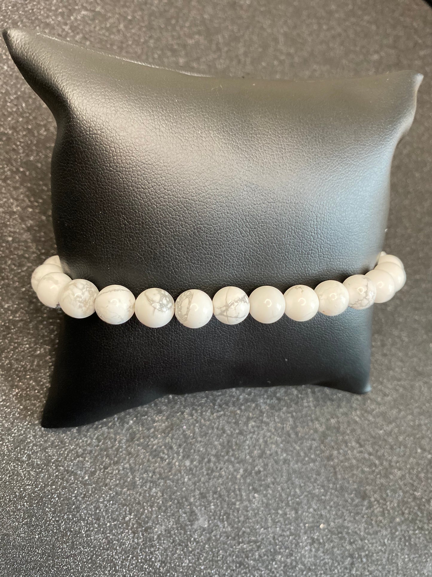 HOWLITE BRACELET